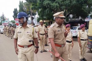गणेश उत्सव आणि विसर्जनाच्या पार्श्वभुमीवर तुळजापूर पोलीस ठाण्या अंतर्गत पथसंचलन.
