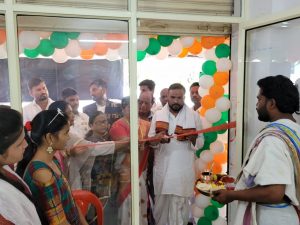 तुळजापूर येथे रेणुका माता मल्टी स्टेट अर्बन बँकेच्या शाखेचे योगेश केदार यांच्या हस्ते उद्घाटन. 